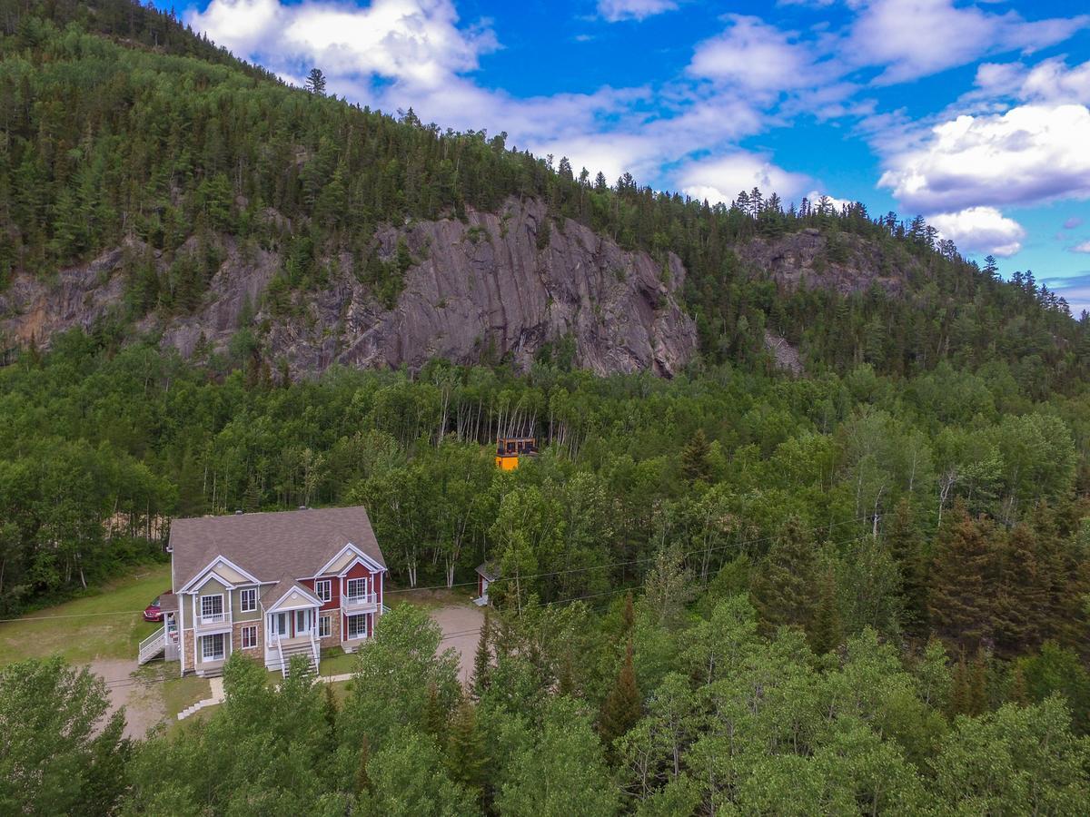 Ferienwohnung Entre Roc Et Montagne LʼAnse-Saint-Jean Exterior foto