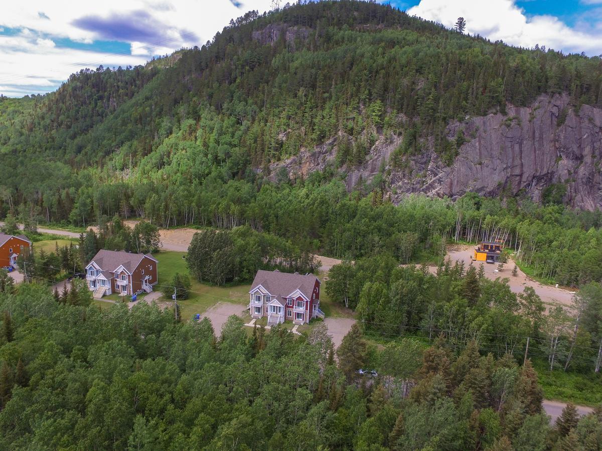 Ferienwohnung Entre Roc Et Montagne LʼAnse-Saint-Jean Exterior foto