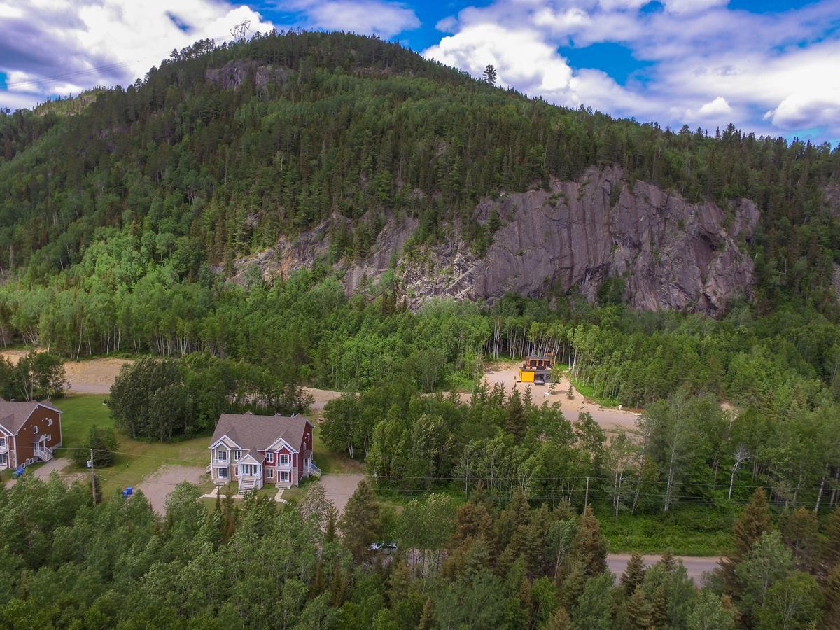Ferienwohnung Entre Roc Et Montagne LʼAnse-Saint-Jean Exterior foto