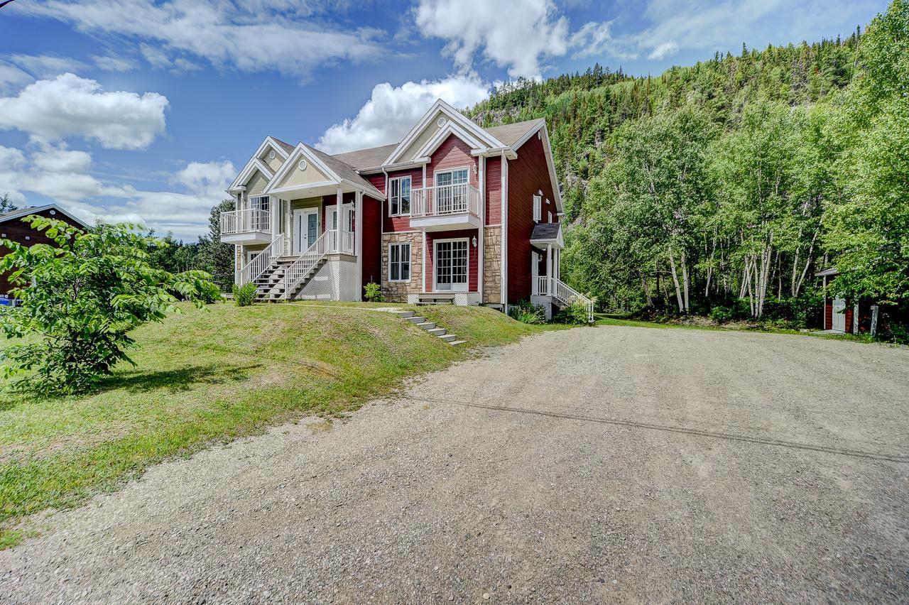 Ferienwohnung Entre Roc Et Montagne LʼAnse-Saint-Jean Exterior foto